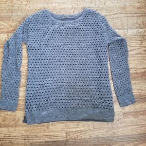 Outback Red Pull Over